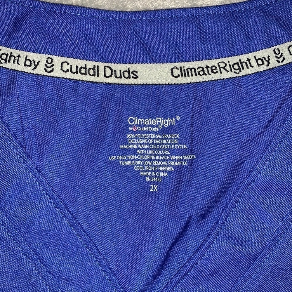 NWT Climate Right by Cuddl Duds Scrub Top - Picture 3 of 6